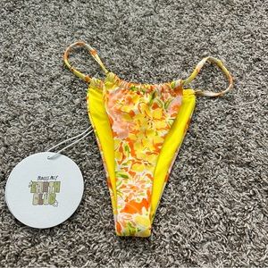 Princess Polly bikini bottoms
